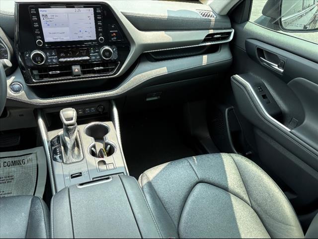 used 2022 Toyota Highlander car, priced at $39,999