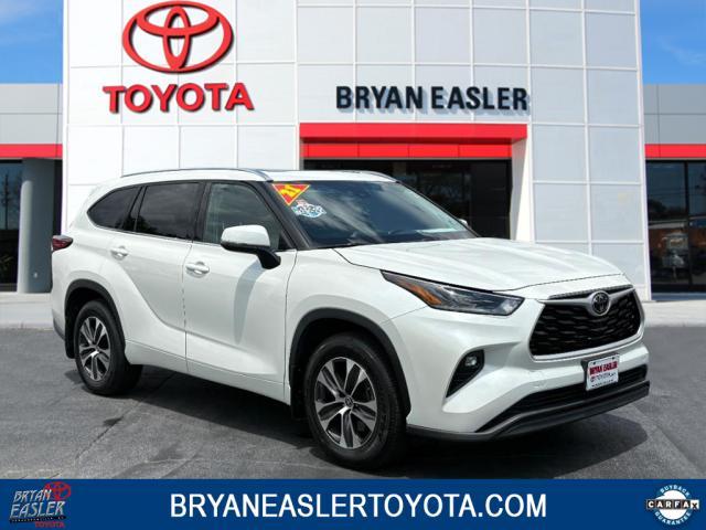 used 2021 Toyota Highlander car, priced at $31,999