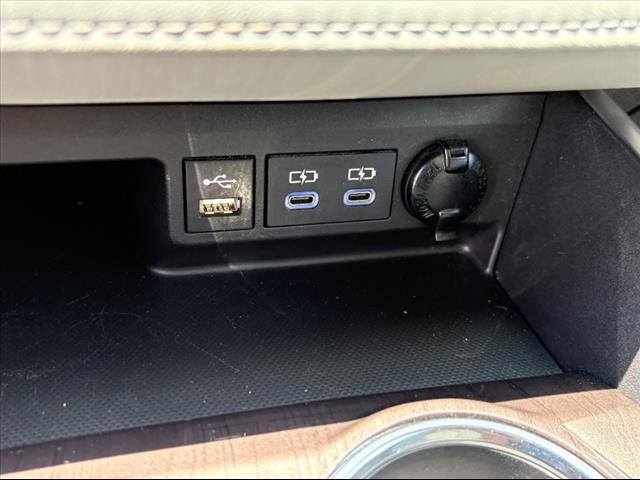 used 2022 Toyota Highlander car, priced at $40,999