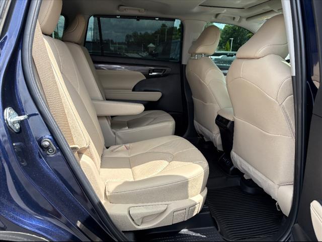 used 2023 Toyota Highlander car, priced at $40,999
