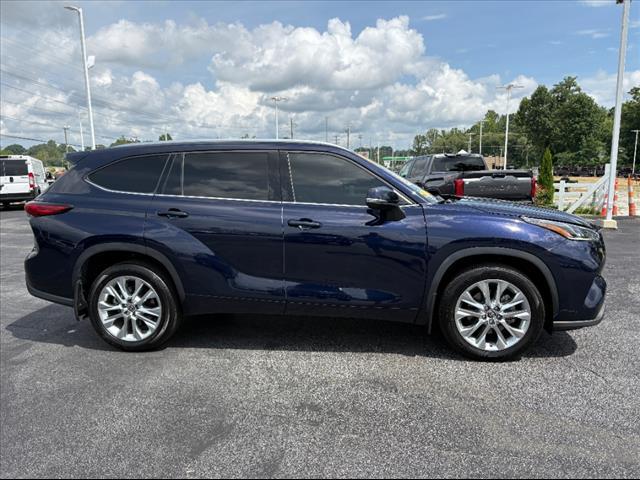 used 2023 Toyota Highlander car, priced at $40,999