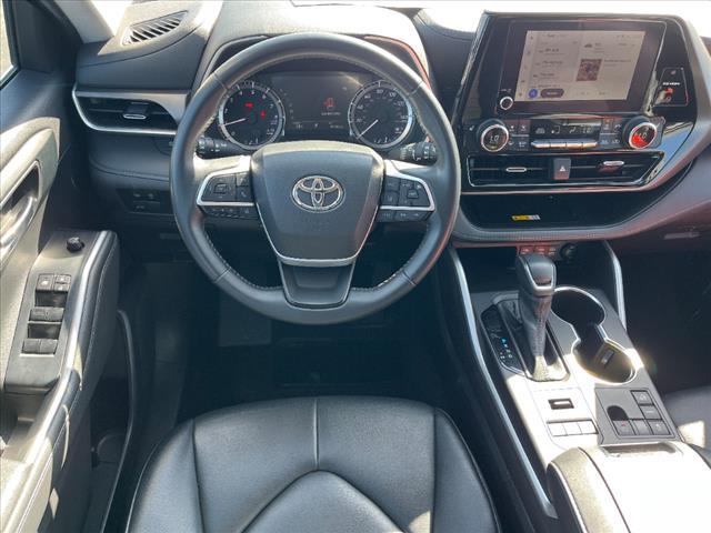 used 2023 Toyota Highlander car, priced at $40,999