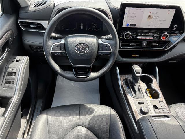 used 2024 Toyota Highlander car