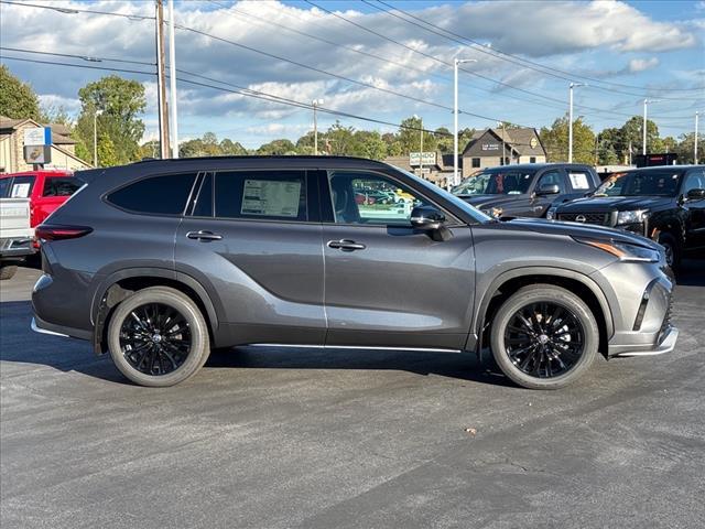new 2025 Toyota Highlander car, priced at $51,691