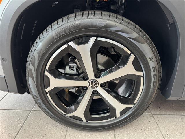 new 2025 Volkswagen Tiguan car, priced at $32,930