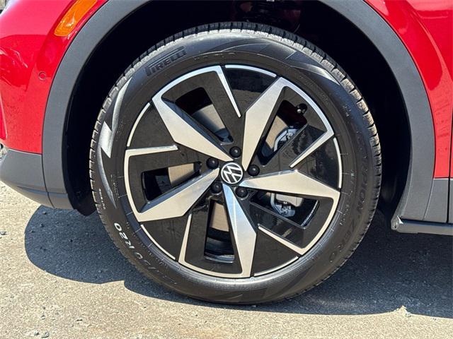 new 2025 Volkswagen ID.4 car, priced at $46,055