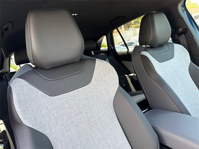 new 2025 Volkswagen ID.4 car, priced at $40,901