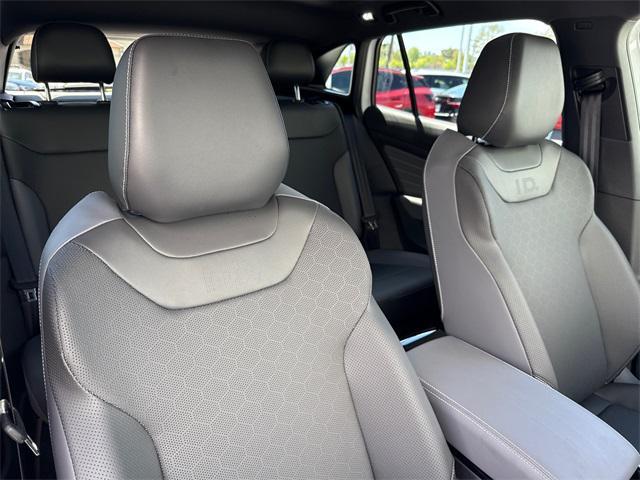 new 2025 Volkswagen ID.4 car, priced at $49,470