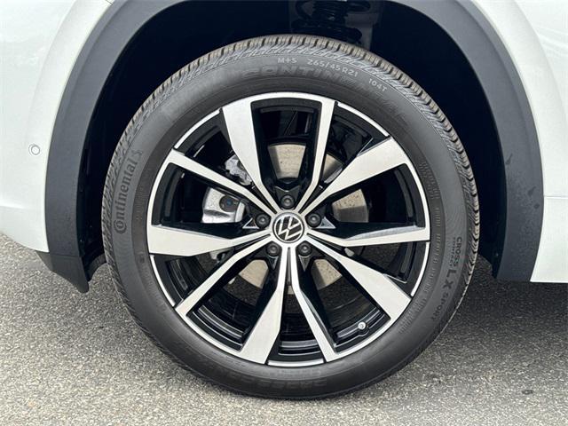 new 2025 Volkswagen Atlas car, priced at $54,441