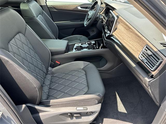 new 2025 Volkswagen Atlas car, priced at $54,441