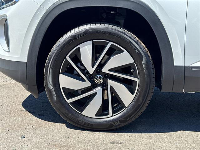 new 2026 Volkswagen Atlas car, priced at $45,052