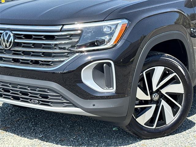 new 2025 Volkswagen Atlas car, priced at $43,881