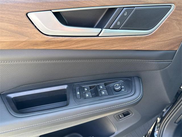 new 2025 Volkswagen Atlas car, priced at $43,881