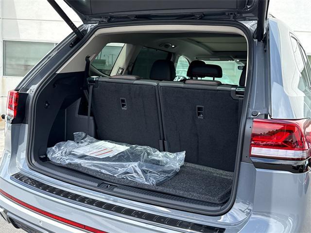 new 2025 Volkswagen Atlas car, priced at $44,734