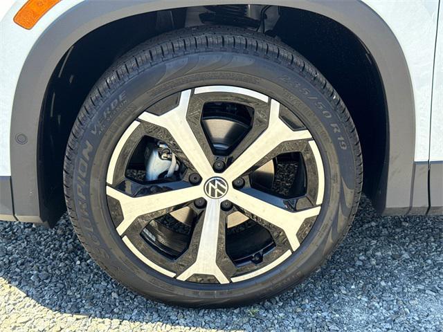 new 2025 Volkswagen Tiguan car, priced at $32,475