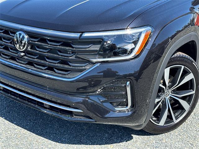 new 2026 Volkswagen Atlas Cross Sport car, priced at $53,422