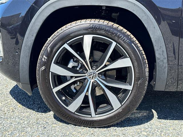 new 2026 Volkswagen Atlas Cross Sport car, priced at $53,422