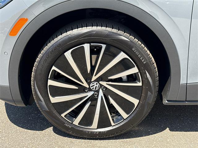 new 2025 Volkswagen ID.4 car, priced at $45,716