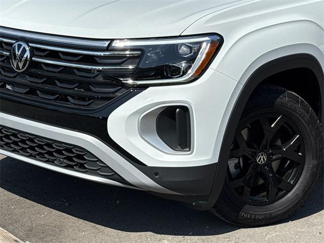 new 2025 Volkswagen Atlas car, priced at $43,693