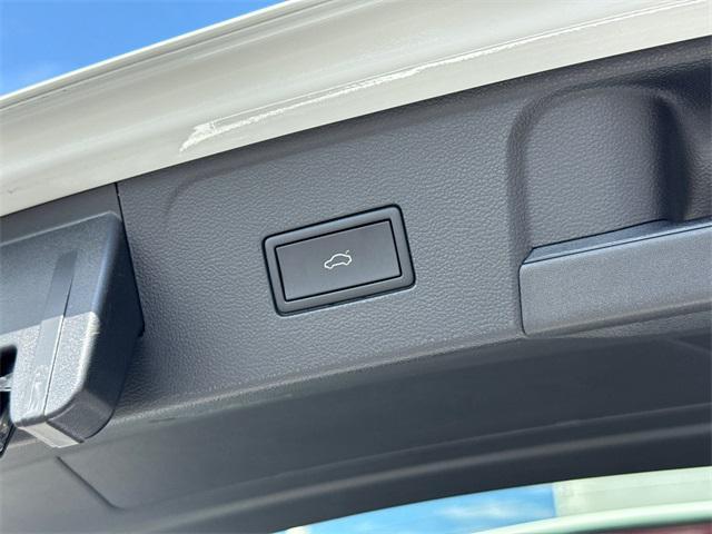 used 2025 Volkswagen Atlas car, priced at $42,604