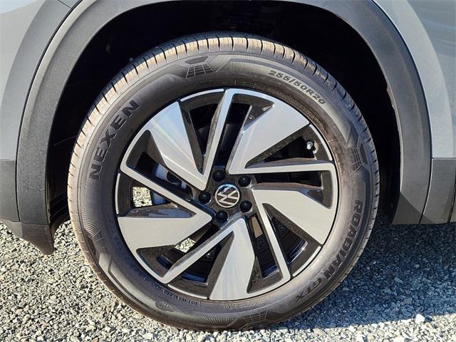 new 2025 Volkswagen Atlas car, priced at $48,794