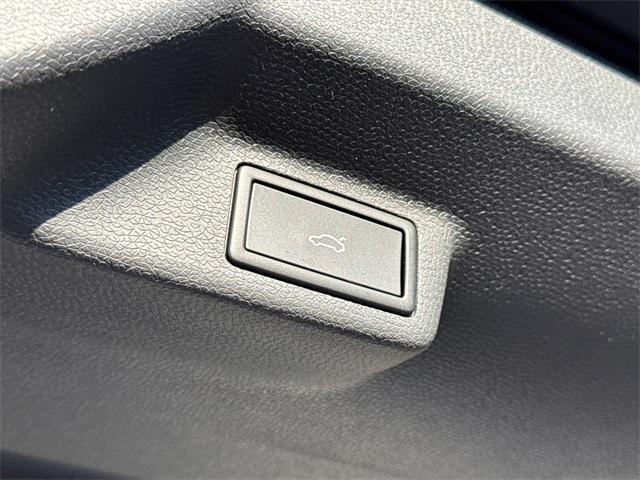 new 2025 Volkswagen ID. Buzz car, priced at $62,605