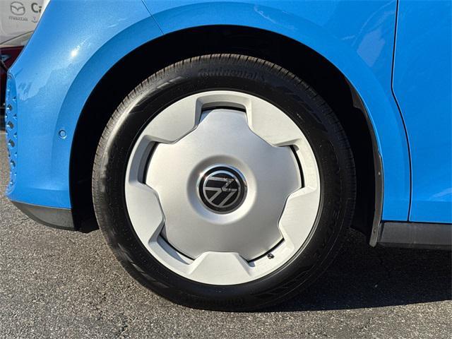 new 2025 Volkswagen ID. Buzz car, priced at $62,605