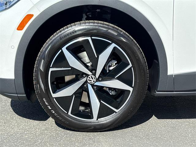 new 2025 Volkswagen ID.4 car, priced at $46,378