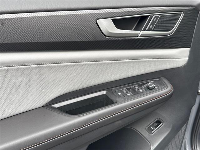 new 2025 Volkswagen Atlas car, priced at $46,331