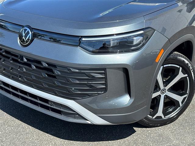 new 2025 Volkswagen Tiguan car, priced at $33,494