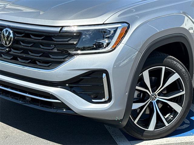 new 2025 Volkswagen Atlas car, priced at $50,655