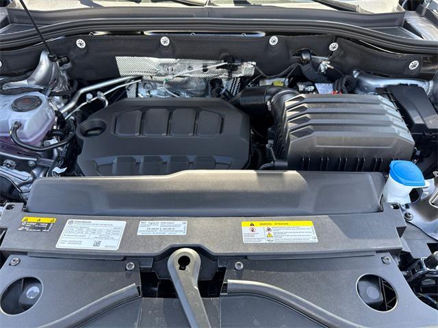 new 2025 Volkswagen Atlas car, priced at $50,655