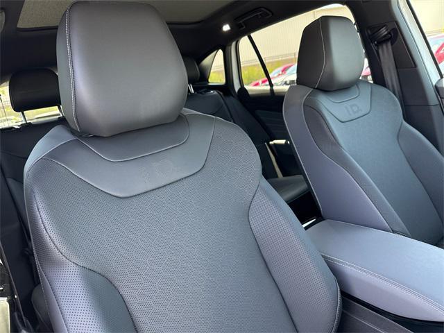 new 2025 Volkswagen ID.4 car, priced at $51,876