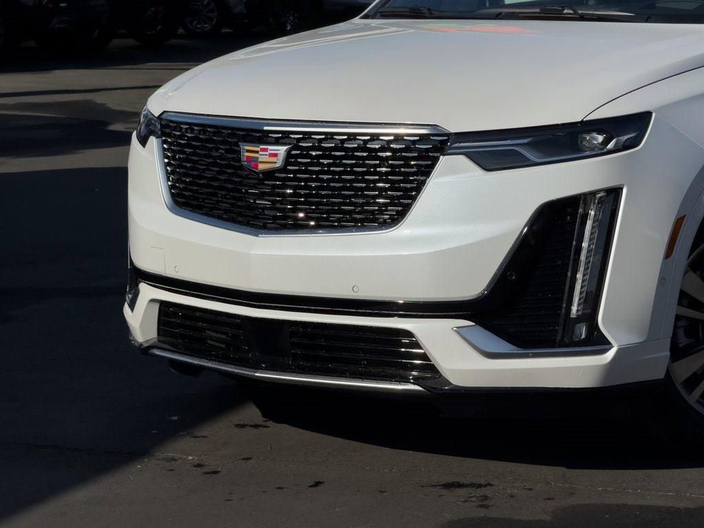 used 2025 Cadillac XT6 car, priced at $59,951