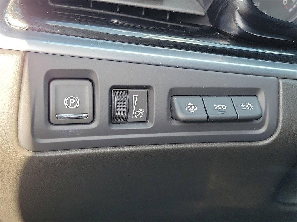 used 2025 Cadillac XT6 car, priced at $52,995