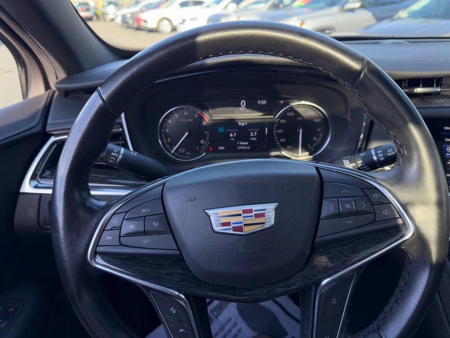 used 2022 Cadillac XT5 car, priced at $32,451