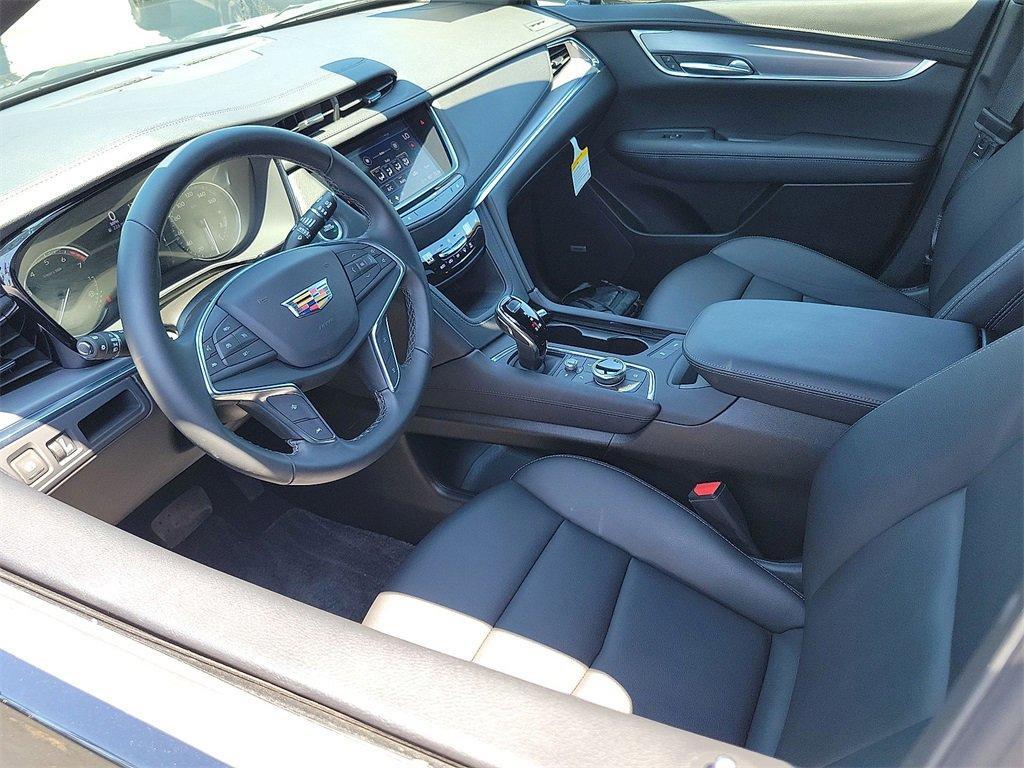used 2025 Cadillac XT5 car, priced at $41,995