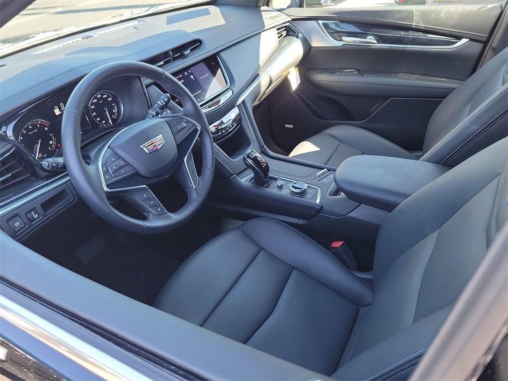 used 2025 Cadillac XT5 car, priced at $50,995