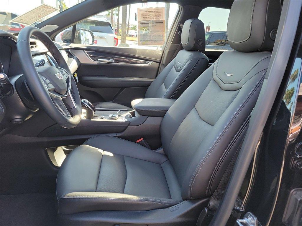 used 2025 Cadillac XT5 car, priced at $50,995