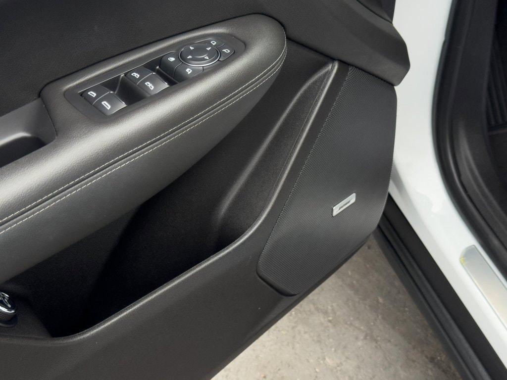 used 2023 Cadillac XT6 car, priced at $36,450