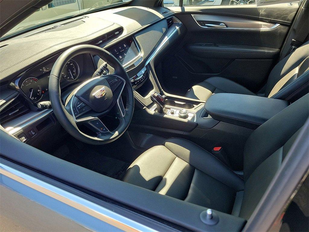 used 2025 Cadillac XT5 car, priced at $40,995