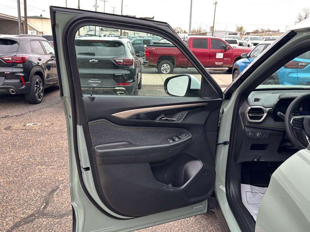 new 2025 Chevrolet TrailBlazer car, priced at $28,995
