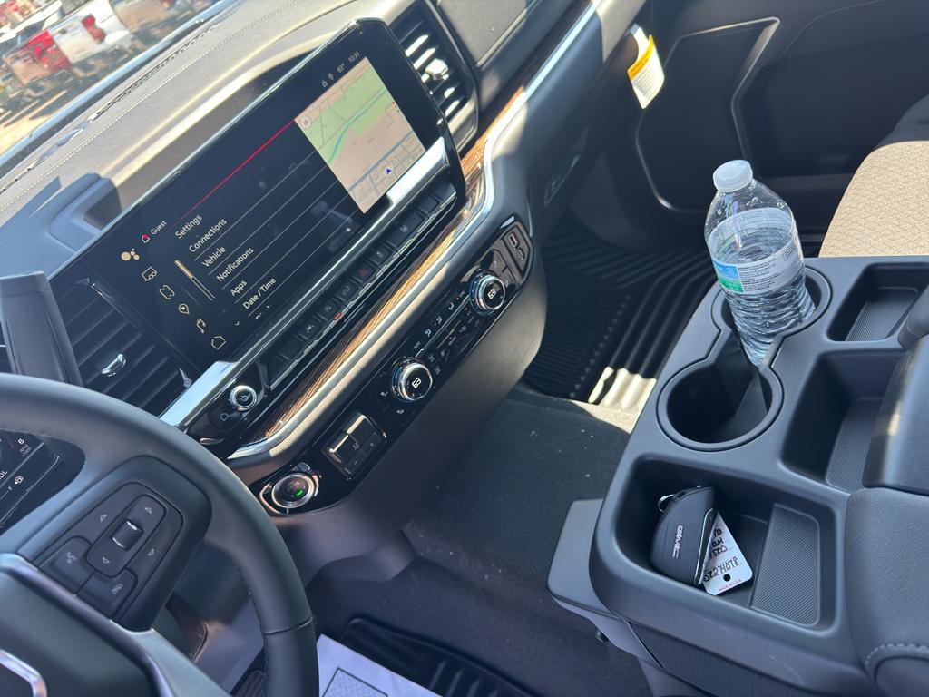 new 2025 GMC Sierra 1500 car, priced at $60,685