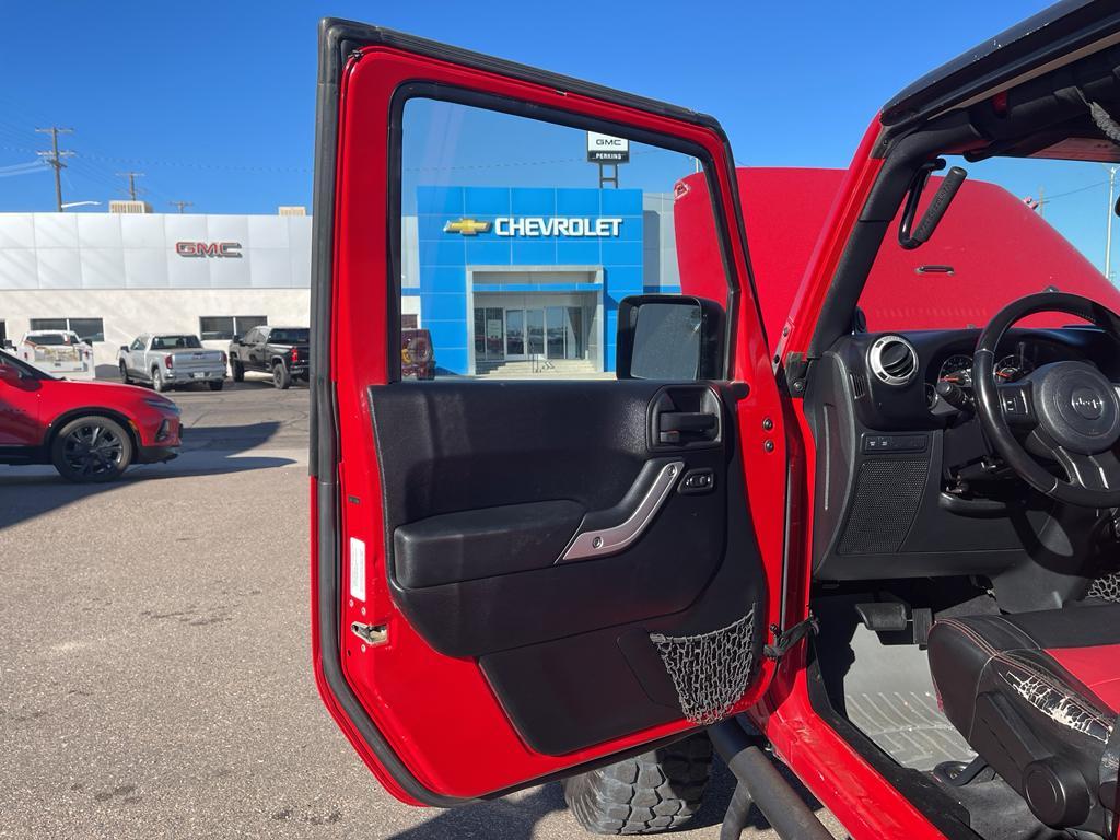 used 2011 Jeep Wrangler Unlimited car, priced at $18,594