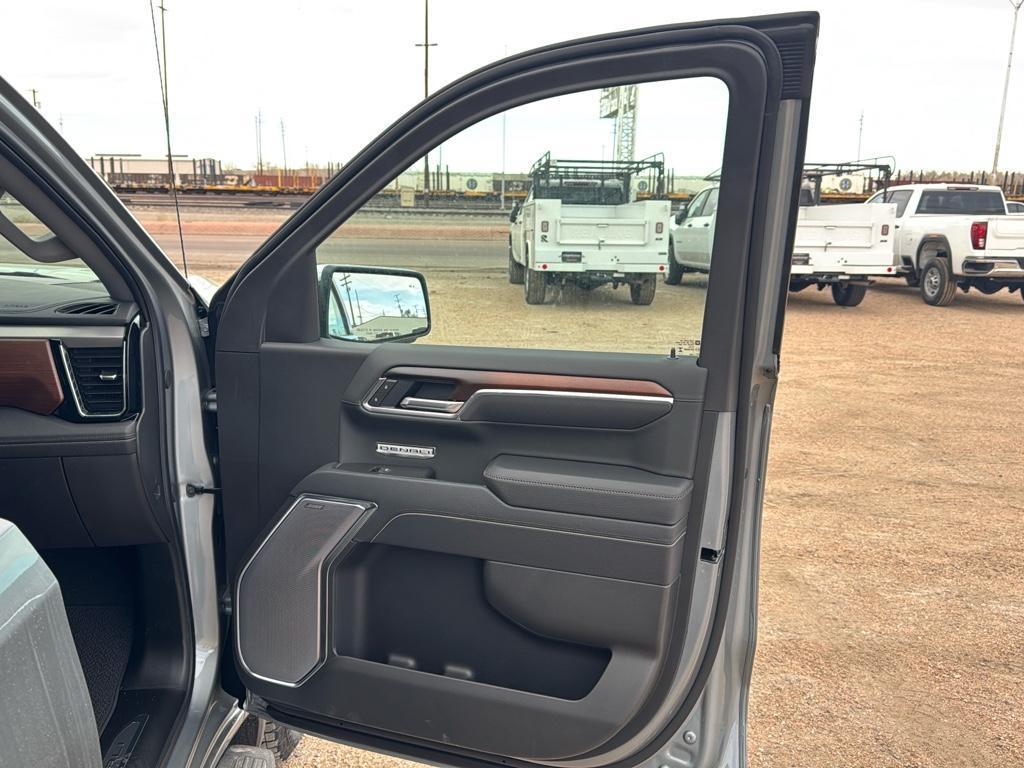 new 2025 GMC Sierra 1500 car, priced at $75,655