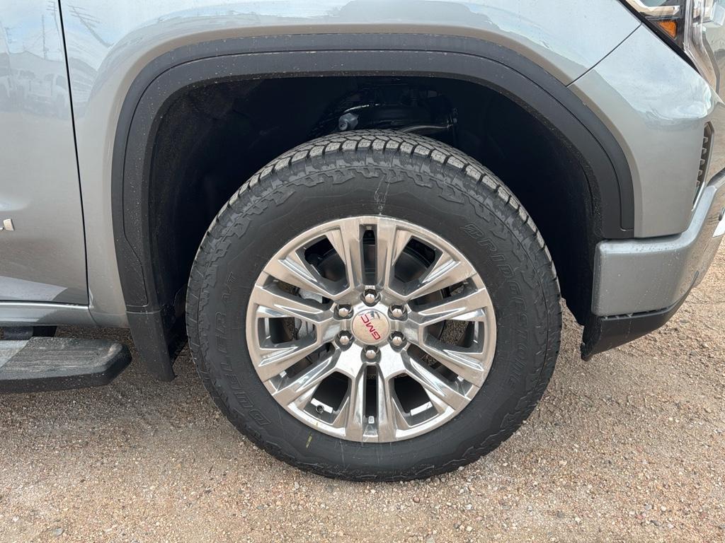 new 2025 GMC Sierra 1500 car, priced at $75,655