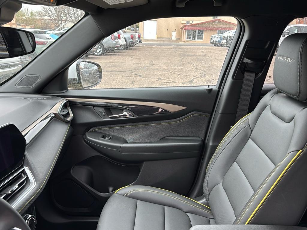 new 2025 Chevrolet TrailBlazer car, priced at $29,390