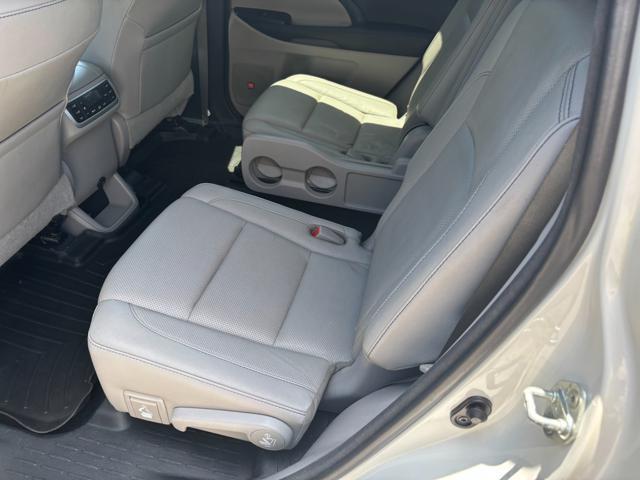 used 2016 Toyota Highlander car, priced at $21,900