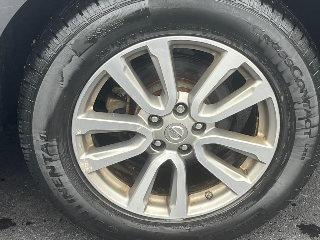 used 2015 Nissan Pathfinder car, priced at $9,999