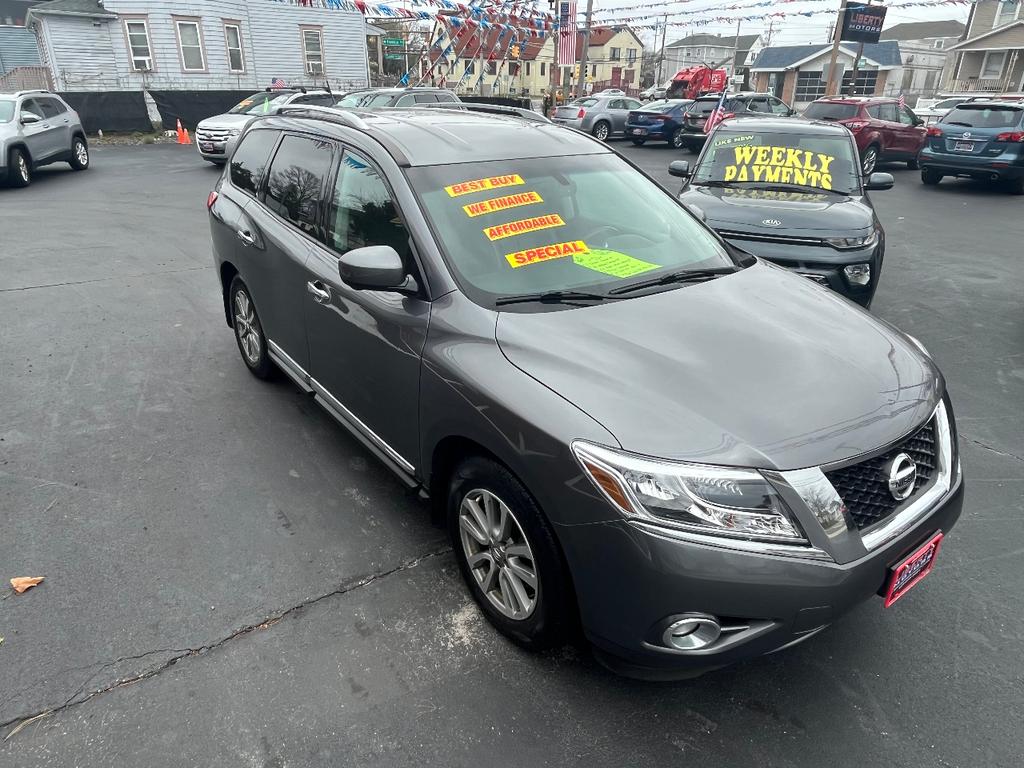 used 2015 Nissan Pathfinder car, priced at $9,999